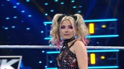 「可愛すぎる」電撃復帰の“元祖小悪魔”美女レスラー、おなじみの“ゴスロリ×ツインテ”ビジュで凱旋入場にファン大興奮