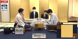 「勝利の合図」？藤井聡太竜王の“スライダー着手”が話題 しなやかな手つきがファンを魅了「かっけーー」「無慈悲のスライド」
