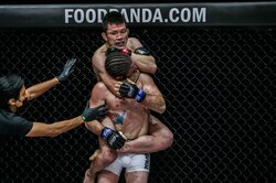 「世界の青木」「マジで凄い」ファン熱狂 青木真也、最強の刺客を締め落とし絶叫…涙も