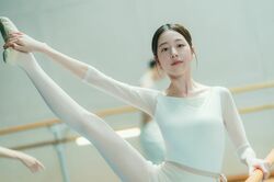 ウォニョンの実姉、異次元スタイルに「妹と似てる」「尊い」の声！俳優デビューを果たした学園ドラマ、脚が長すぎるバレエシーンに反響