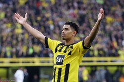 ドルトムントが4発快勝で首位に浮上！　長谷部先発＆鎌田途中出場のフランクフルトは8戦勝ちなしに…