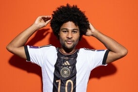 「ミッキーマウスやん」ドイツ代表ニャブリがイメチェン！新ヘアスタイルに反響「ディフェンスに集中できん」