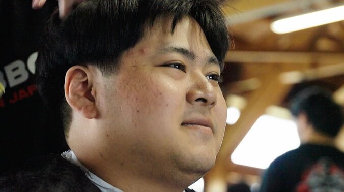 【写真・画像】13年間トリマーに散髪してもらっていた22歳“幼卒”男性 プロの技で“普通以上の姿”を体験し「帰らなくてよかった」　1枚目