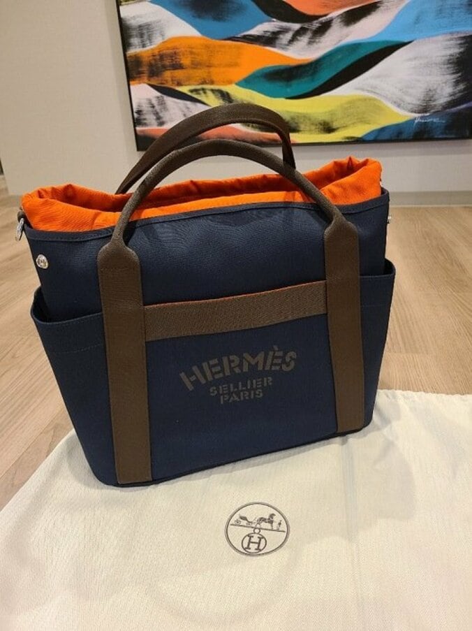 小原正子、夫・マック鈴木の誕生日に贈った『HERMES』の鞄に「センス抜群」「素敵」の声 1枚目