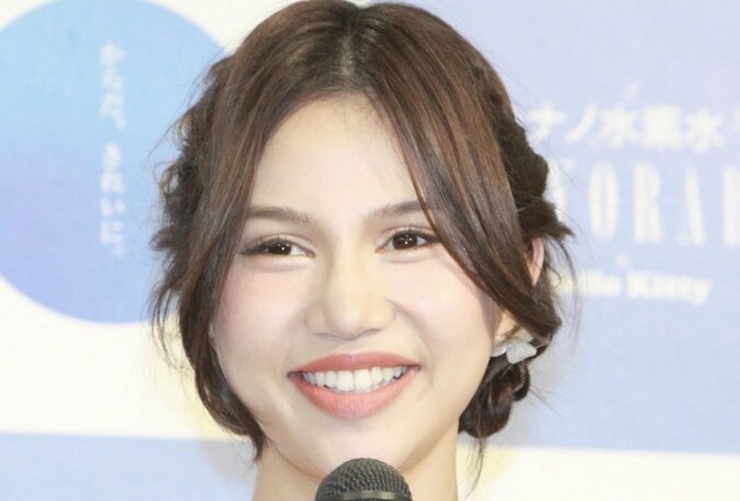 【写真・画像】「趣味・整形」「第2のローラ」水沢アリー（35）が社長に！ 収入は「芸能界の50倍」も「数十億の負債寸前」？ “今”に密着　1枚目