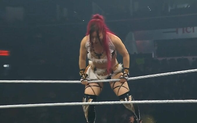 見事な受け身を披露したイヨ・スカイ