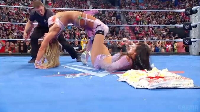 【映像】“すごい角度”のブリッジ8の字固めに悶絶