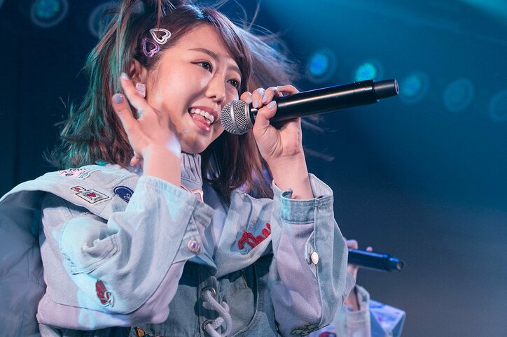 AKB48「今までで一番ハードな劇場公演」がスタート 向井地美音は東スポ記者の質問に「ブルマで滝行」を公約