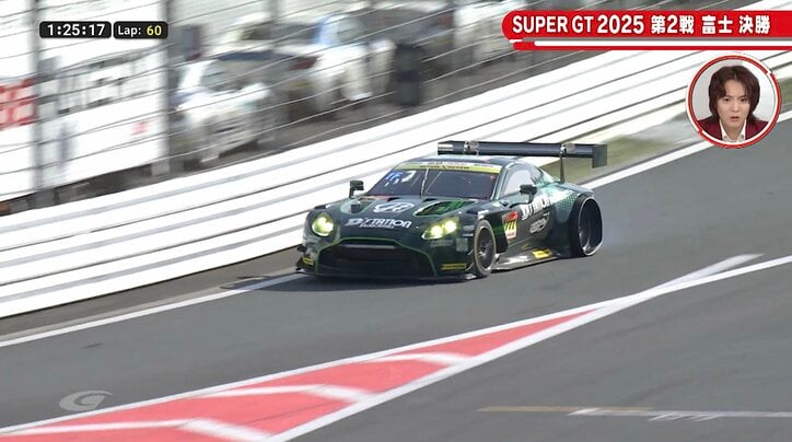 【写真・画像】トップ快走も異変！アストンマーチンのタイヤが…“予期せぬ事態”に実況絶叫も「結構ラッキーだった」突如バーストのアクシデント　1枚目