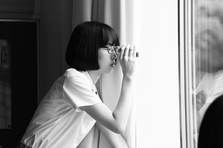 浮気を疑う夫、本心不明なストーカー女子…引きこもり女子を取り巻く人間関係が徐々に明らかに『何曜日に生まれたの』第4話