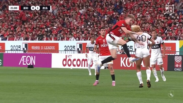 【映像】背後からジャンピングタックルを受けた瞬間