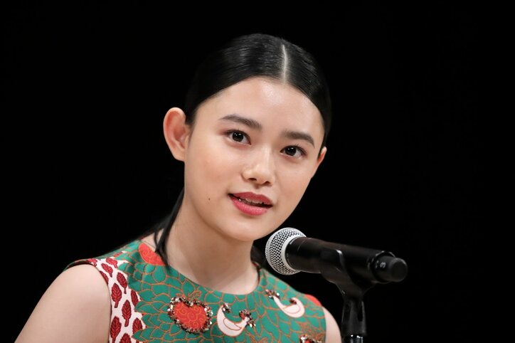 『刑事ゆがみ』杉咲花、キュートな駅員姿を公開「花様素敵すぎます」「花さま神さま」と反響