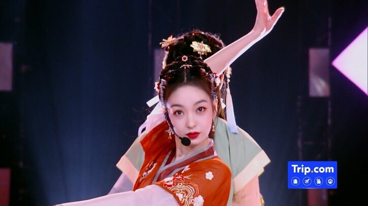 【写真・画像】4人組の美しすぎる練習生に会場が沸き立つ！ミニスカートで大人の魅力満載の妖艶パフォーマンスを披露し他の練習生たちもため息「モデルみたい」　2枚目