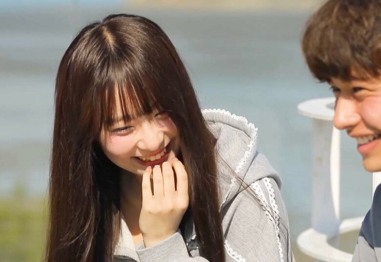 美脚スラリ！パーカー＆ショーパンの部屋着姿が可愛すぎる高3女子に高1男子が猛アプローチ「好きになりかけてる」『今日好き』インチョン編第3話