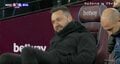 カメラに映ってしまったヤバすぎる瞬間「どうした？」「何があった…」 ブライトンのデ・ゼルビ監督がブチギレまくる衝撃シーン　解説も困惑、サポーターもドン引き