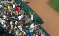 マジか…観客のスーパーキャッチを実況絶賛！ ファンが見せた今日イチのプレーにスタジアムから拍手喝采