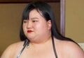 人気女性芸人、わがままボディあらわな“正装”に驚きの声「宇宙カラーです」