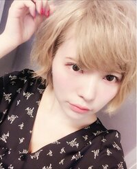 益若つばさ、金髪ショートから一転　大人ロングにイメチェン