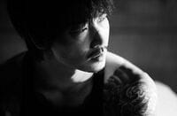 「素晴らしい……」「すごい役者さんだな～」綾野剛、ヤクザ役のビジュアルを公開し絶賛の声