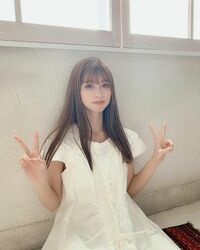 生見愛瑠の透明感あふれる真っ白なワンピース姿に「天使かと思った」「可愛いすぎ」と絶賛の声