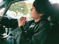 佐野勇斗、芳根京子が撮影した“彼氏感満載”の運転席オフショットに絶賛の嵐！「となりのせて」「イケメンドライバー！」