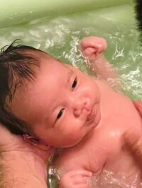 小泉貴之『息子のお風呂デビュー』