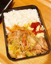 みきママ『寝坊したので野菜炒め弁当です！！』