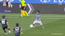 久保建英、スペイン代表との華麗なワンツーでRマドリード守備に風穴「異次元」「いい相棒みつけたな」DF2枚剥がしでチャンスメイクの瞬間