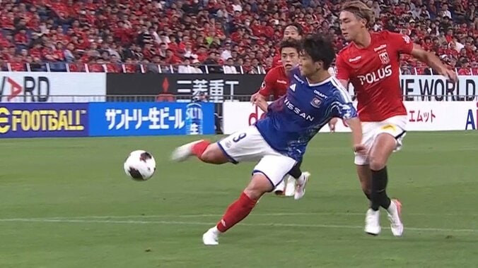 「ブルーロック以上」「まじベストゴール」横浜FM谷村海那の“超絶トラップ＆シュート”が話題沸騰「意味分からん」高速パスをビタ止め→豪快反転ボレー！ 5枚目