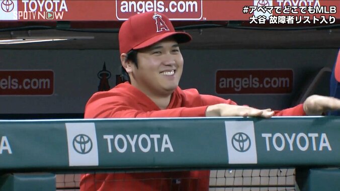 大谷翔平 “今季終了”発表直後の試合でベンチに入り「笑顔」 延長戦までチームを鼓舞した久々の大谷に球場＆現地中継も異例の注目 1枚目