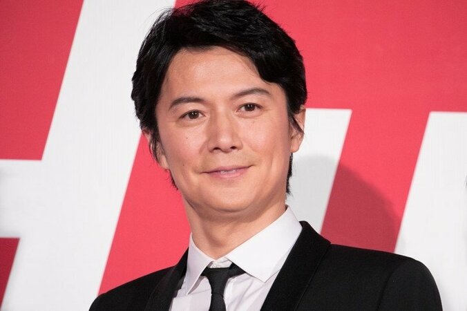 福山雅治、“甲子園球場”での楽しそうな一枚に反響「いい笑顔」「可愛い49歳」の声 1枚目