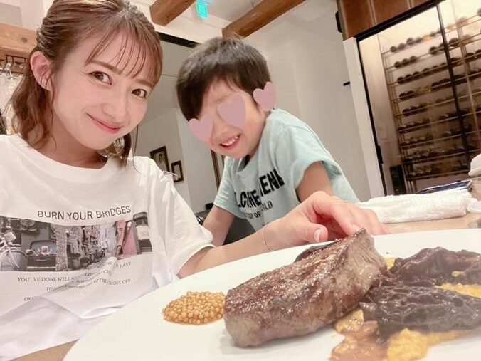  辻希美、宮古島で夕食にコース料理を堪能「大興奮してた」  1枚目