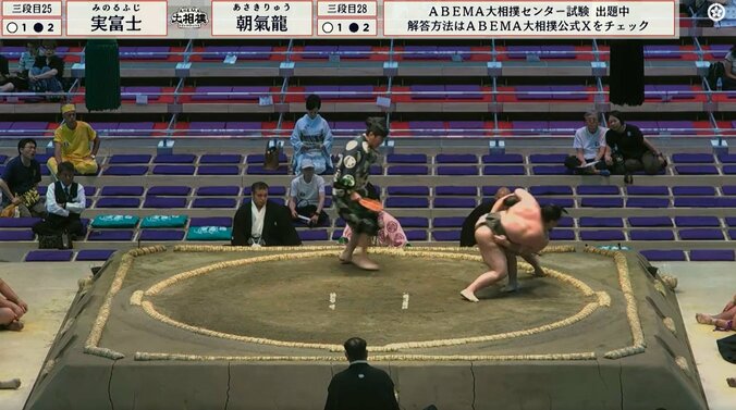 「プロレス?」「スープレックス」大相撲、まさかの体勢から静寂を破る衝撃結末 決まり手係も“長考”の“超珍手”決着 2枚目