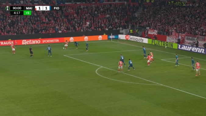 スタジアム大熱狂！佐野海舟、劇的決勝点をアシスト「本当に凄いな」「スーパーだ」華麗フェイク→絶妙クロスの一部始終 4枚目