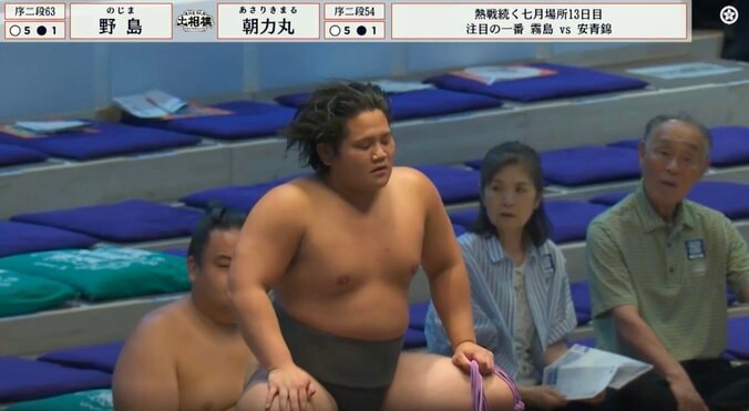 164cm・98kg、19歳“異色の小兵力士”に衝撃「あの体勢からよく…」「すごい」体格差覆す“捻り手”に驚きの声 4枚目