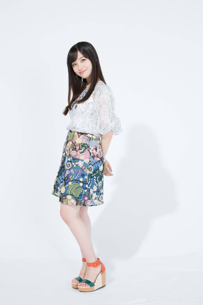 橋本環奈、小栗旬からの無茶振りも「1000年に1人」を武器に 5枚目