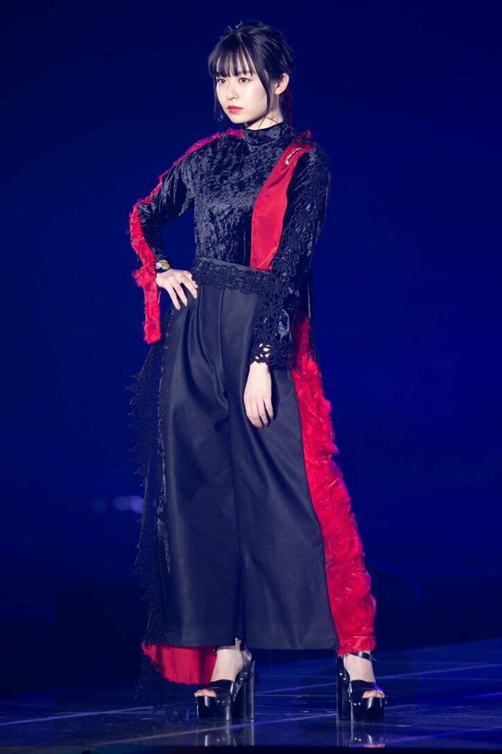 『月とオオカミちゃん』メンバー、TGCでハンドメイド服を初披露!サプライズの“赤い手紙”に衝撃が走る