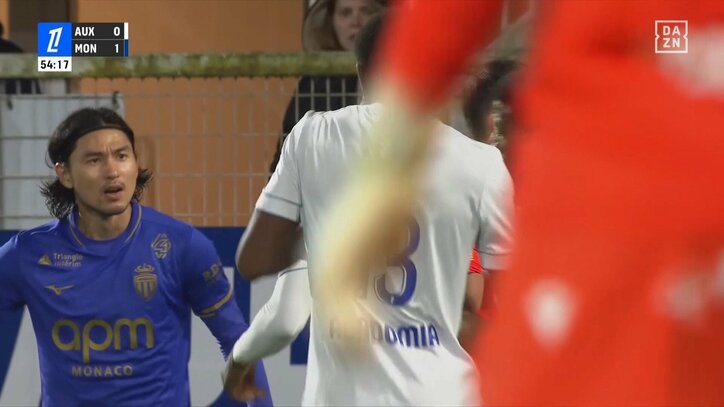 【映像】スローイン妨害→怒りのフェイスオフ