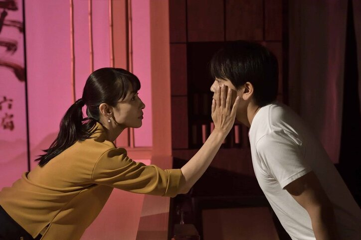 タオル1枚で抱擁…矢場（青柳翔）、多衣（水野美紀）への暴走する想いに視聴者も興奮「最高に面白い」