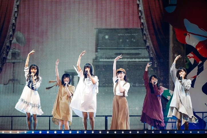 復帰した今泉佑唯も一緒に「サイレントマジョリティ」「二人セゾン」を披露! 欅坂46が全国ツアーファイナル