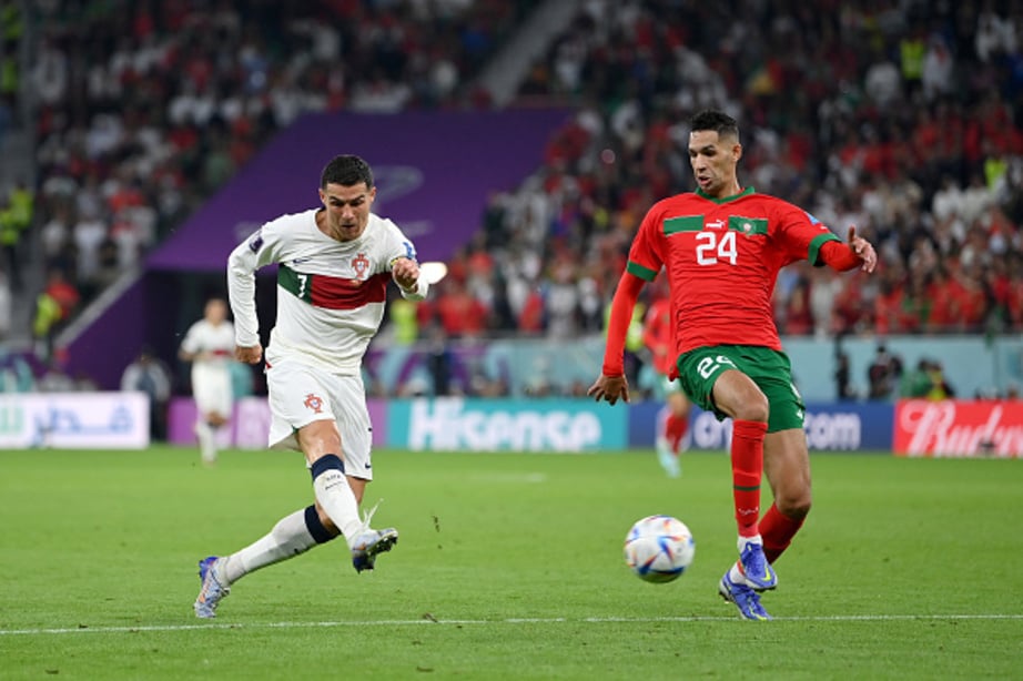 ［W杯マッチ60］モロッコ旋風はポルトガルをも飲み込んだ！　“空飛ぶヘッド弾”＆無失点守備でアフリカ勢初の4強進出