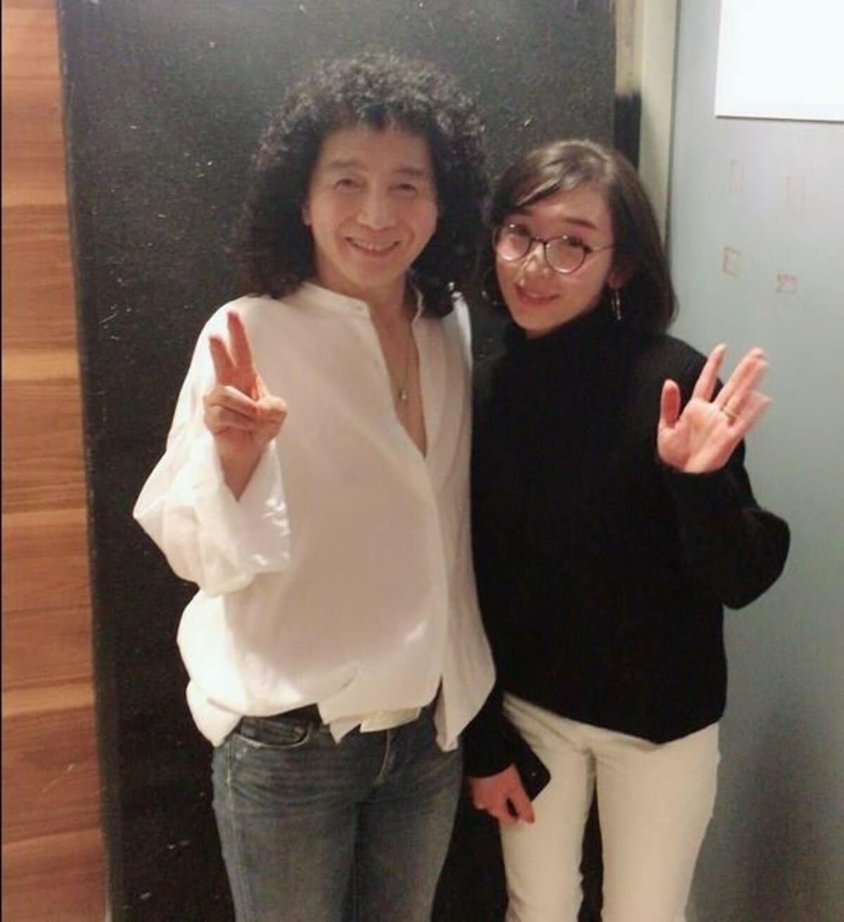 加護亜依 大都会 を歌った元クリスタルキングのボーカル 田中昌之とのツーショット公開 話題 Abema Times