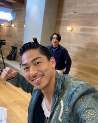 「推し2人はあかん」「かっこよすぎ」AKIRA＆白濱亜嵐、ソーシャルディスタンスを保った2ショットにファン歓喜