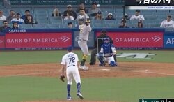 「大谷さんかよｗ」ドジャースボロ負けで“まさかの珍光景”「ボコボコやん」60キロ“山なり超スローカーブ”！？ ド軍ロハスが“大谷翔平グラブ”で登板… ファン爆笑