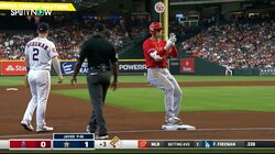 よし、よし、よし！疲れ知らずの大谷翔平、手応えばっちり三塁打に満足げな「自拍手」7連打