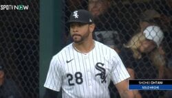 一体、何が起こった？ 大谷翔平のホームランに武闘派“乱闘男”がキレた…！？ 痛恨の“グラブアシスト”した瞬間「顔怖っ！」「乱闘被害者たちの呪いw」