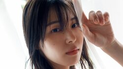 相楽伊織、“同棲生活”イメージグラビアで柔らかな表情 『FLASH』の表紙＆巻頭飾る