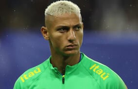 勝ち越しゴール後にバナナが投げ込まれる…リシャルリソンへの人種差別行為に会長が怒り「罰はもっと厳しくする必要がある」