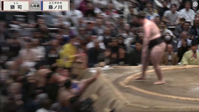 獅司が力士を吹っ飛ばした衝撃光景