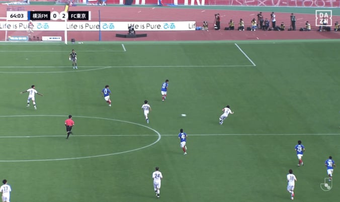 【写真・画像】「また誤審ですか…」「入ってません」広島vs清水の“ノーゴール判定”でSNS大論争！ゴールライン上の判別困難シーン　1枚目